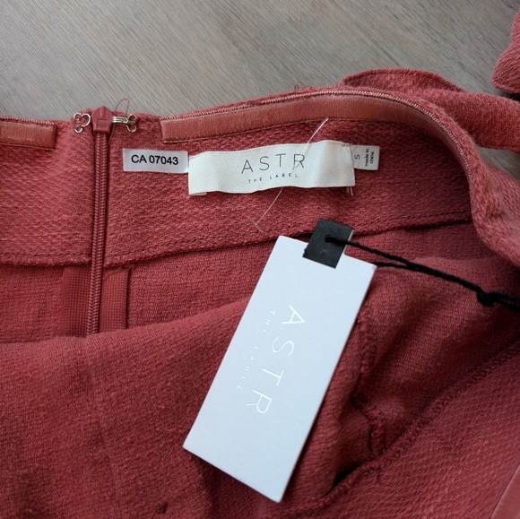 NWT Aster off the shoulder dress (small) - Picture 5 of 5